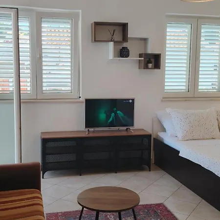Summer Apartment *